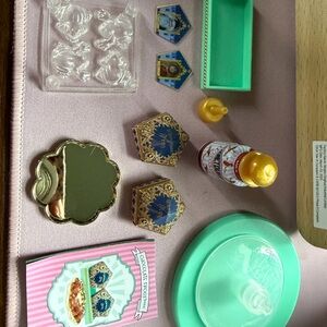 Mini verse chocolate frogs